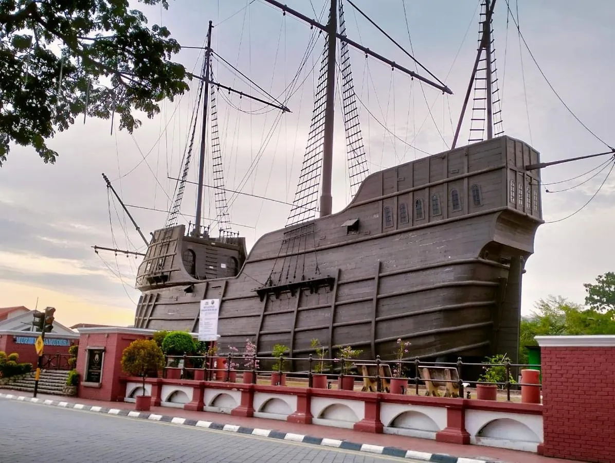 Homestay Melaka At Mahkota Hotel - Unit 3093, 2092 - Free Wifi & Parking